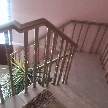 Hostel Georgia Kutaisi Bagian luar foto