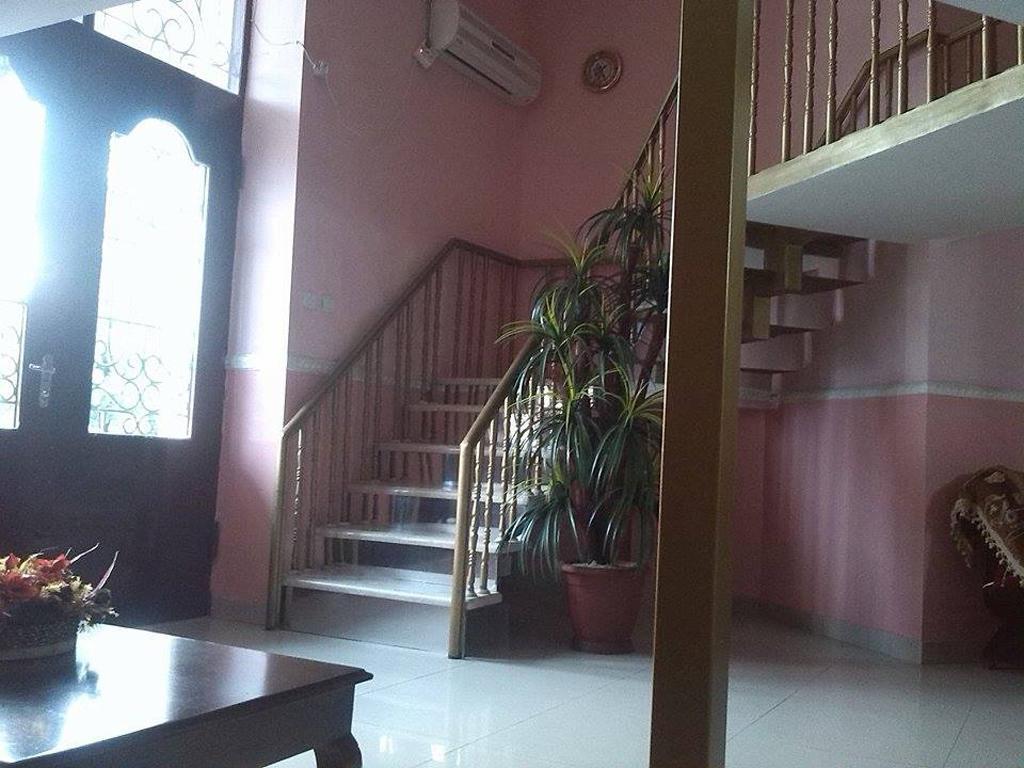 Hostel Georgia Kutaisi Bagian luar foto